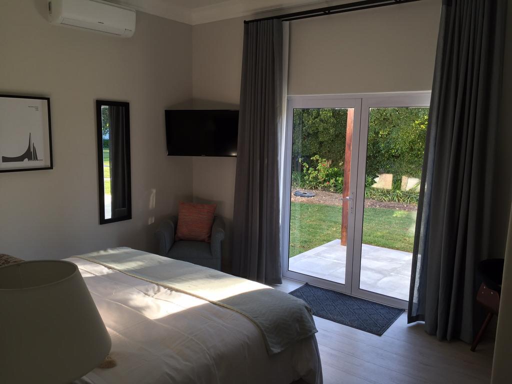 Vine Guesthouse Stellenbosch Ngoại thất bức ảnh